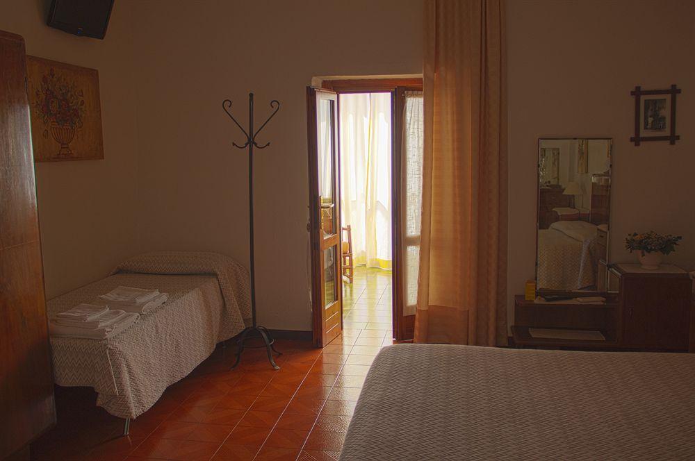 Il Vigneto Affittacamere Manerba del Garda Exterior photo